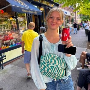 Meet your Posher, Isabelle